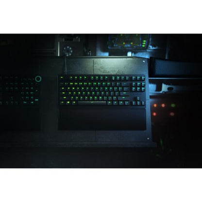 Razer Huntsman V2 Gaming Tastatur, TKL, Red Switch - schwarz